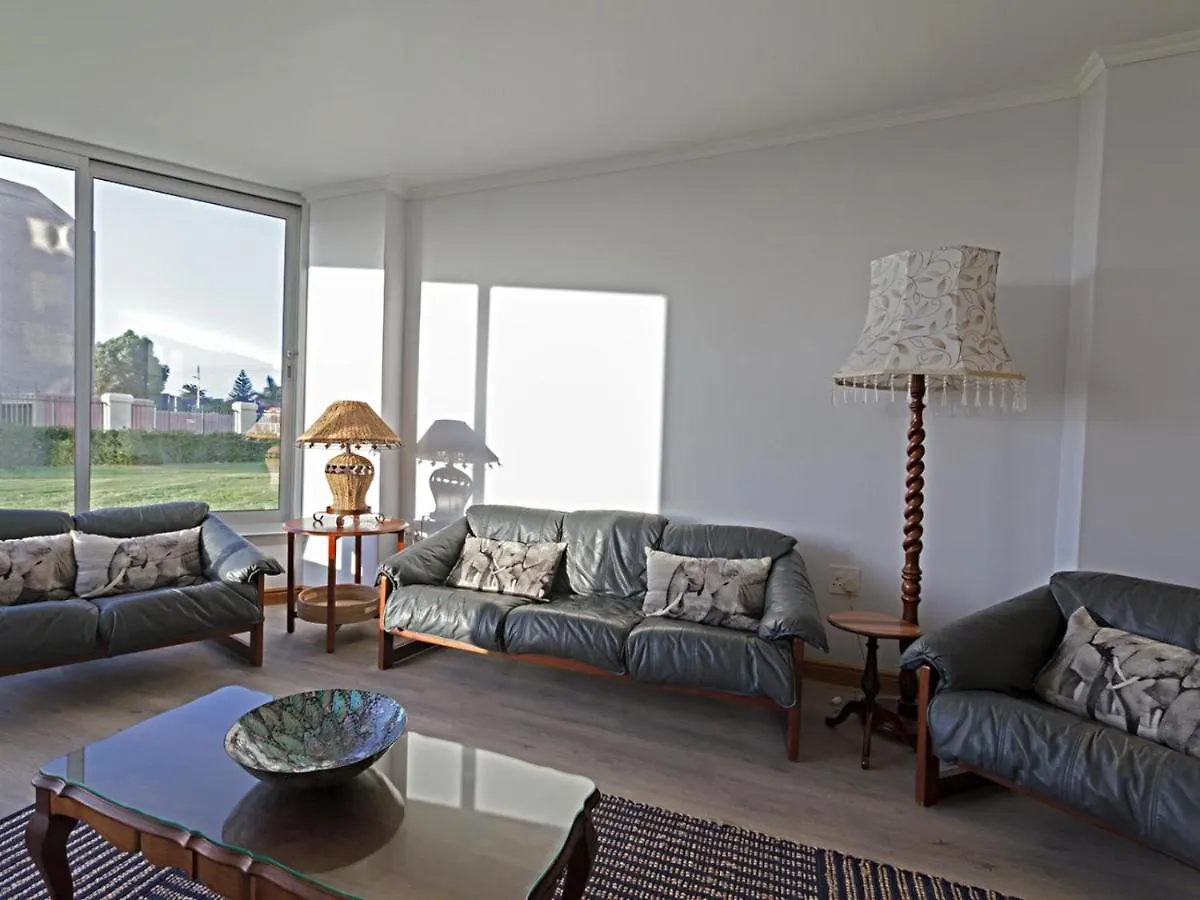 Ocean-Song Apartment Strand 0*,  South Africa