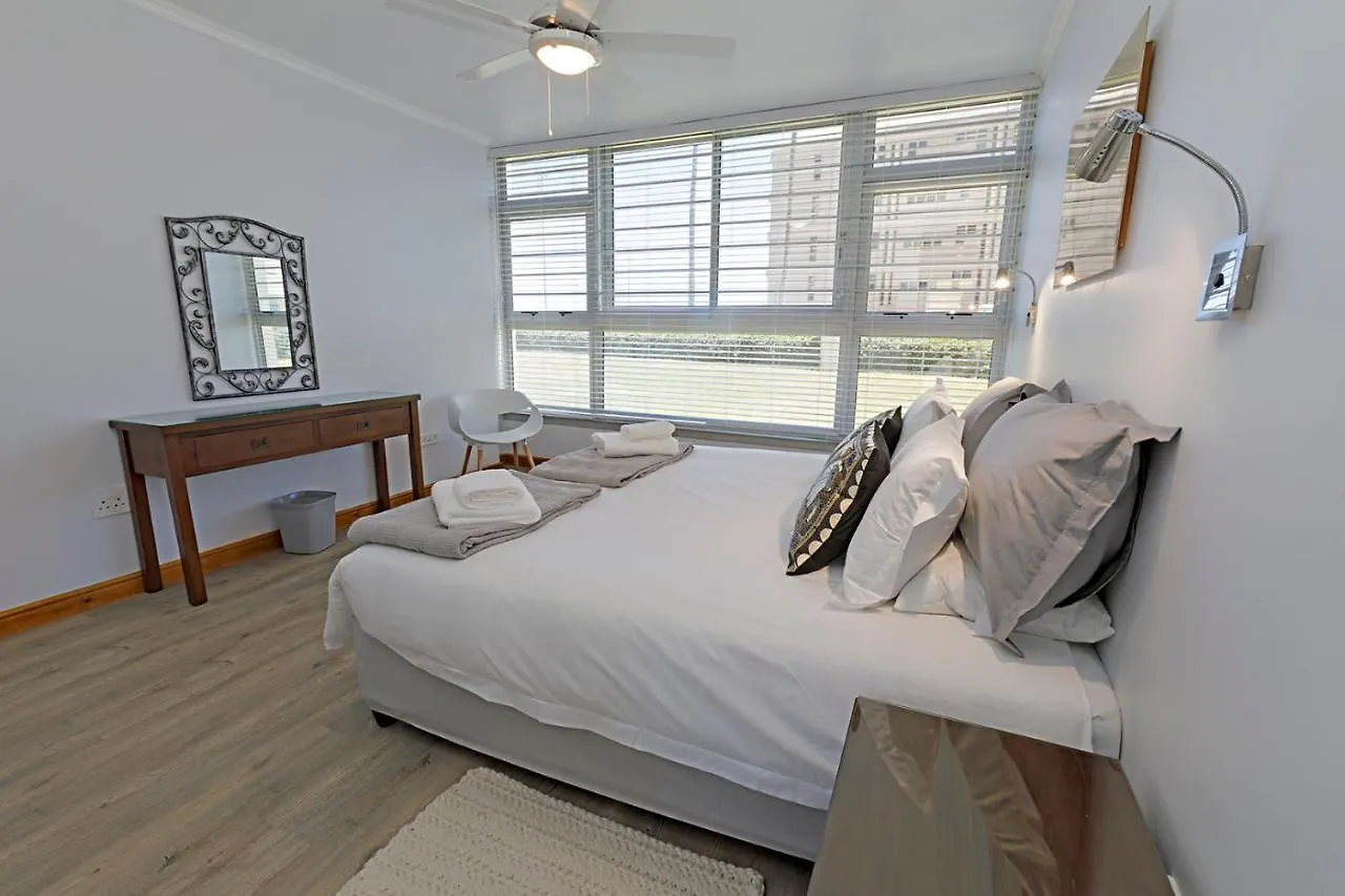 Ocean-Song Apartment Strand South Africa
